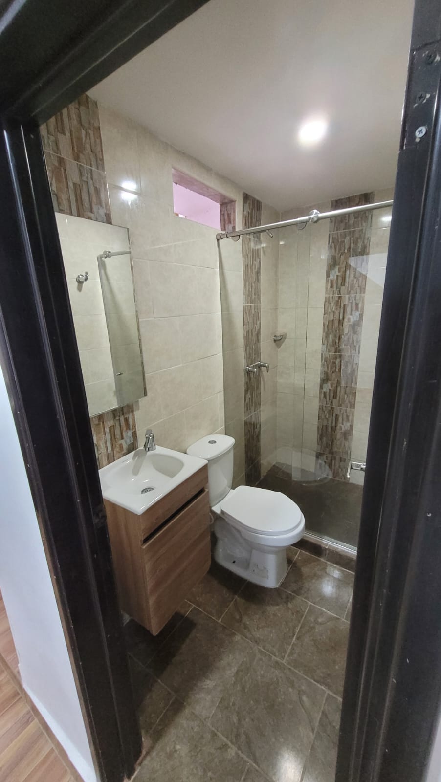 En Venta Casa con 3 Rentas. Sector Cuba - Image 10