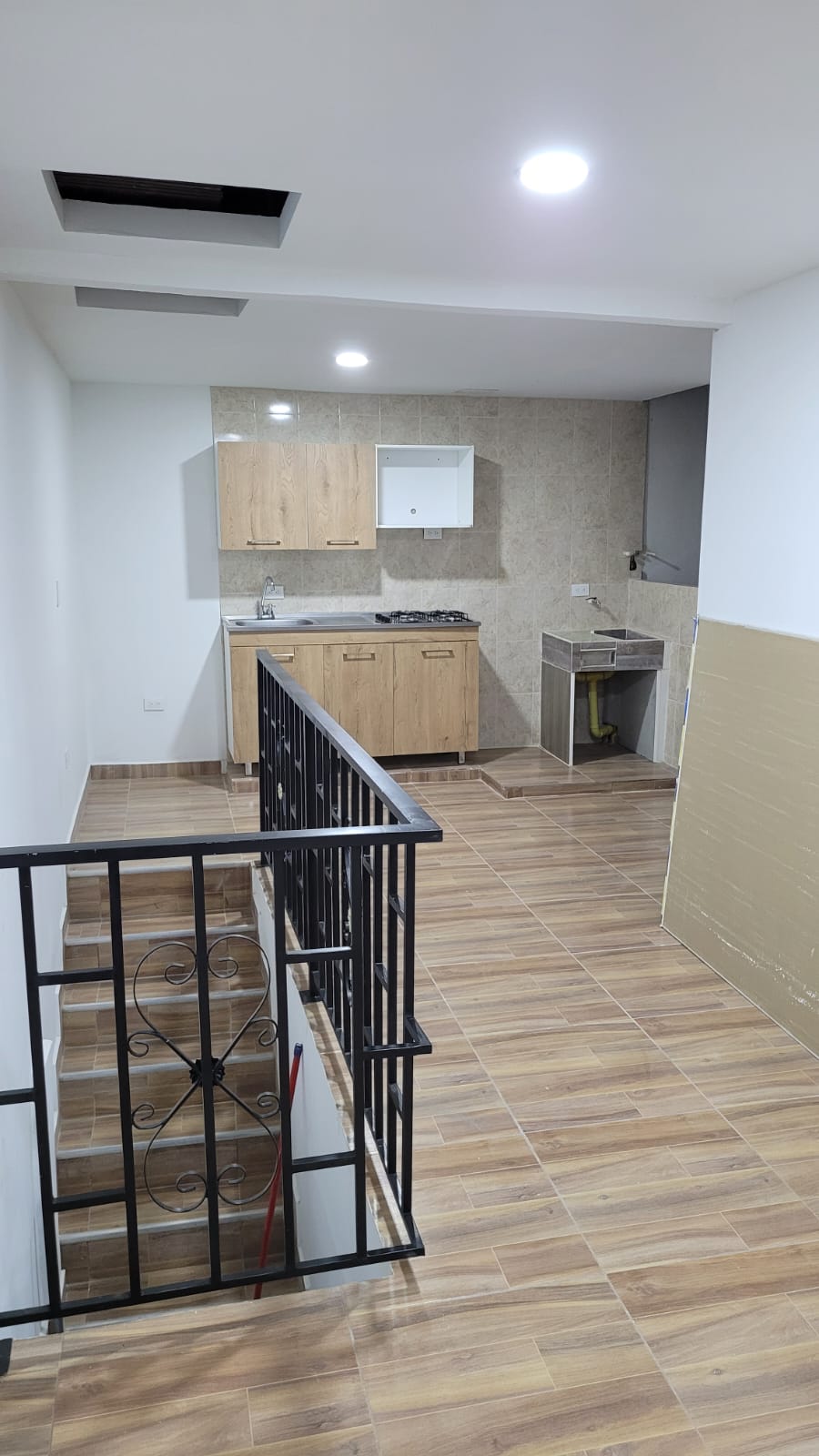 En Venta Casa con 3 Rentas. Sector Cuba - Image 4