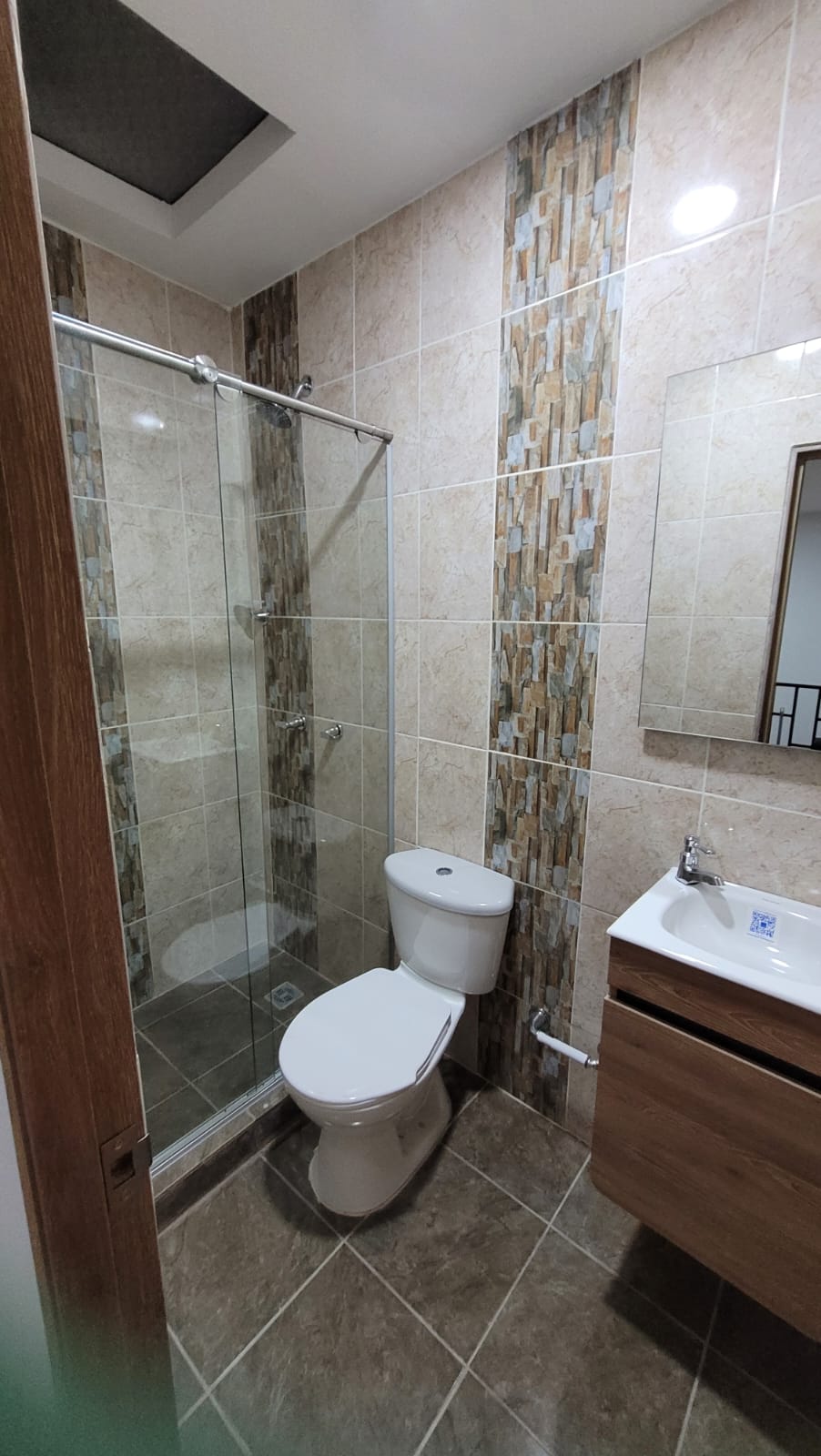 En Venta Casa con 3 Rentas. Sector Cuba - Image 3